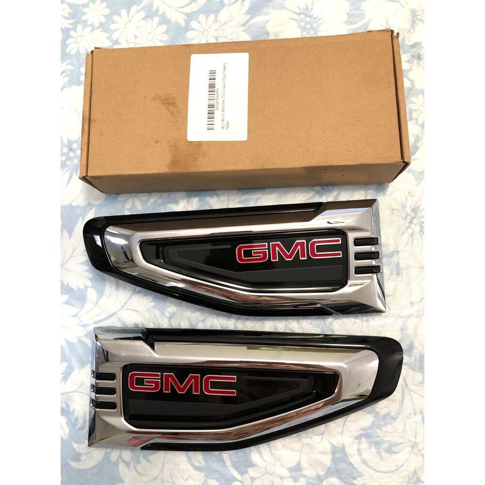 2025 2026 GMC Yukon Fender Vent Emblems Chrome Pair OEM 84956289 84956283 READ